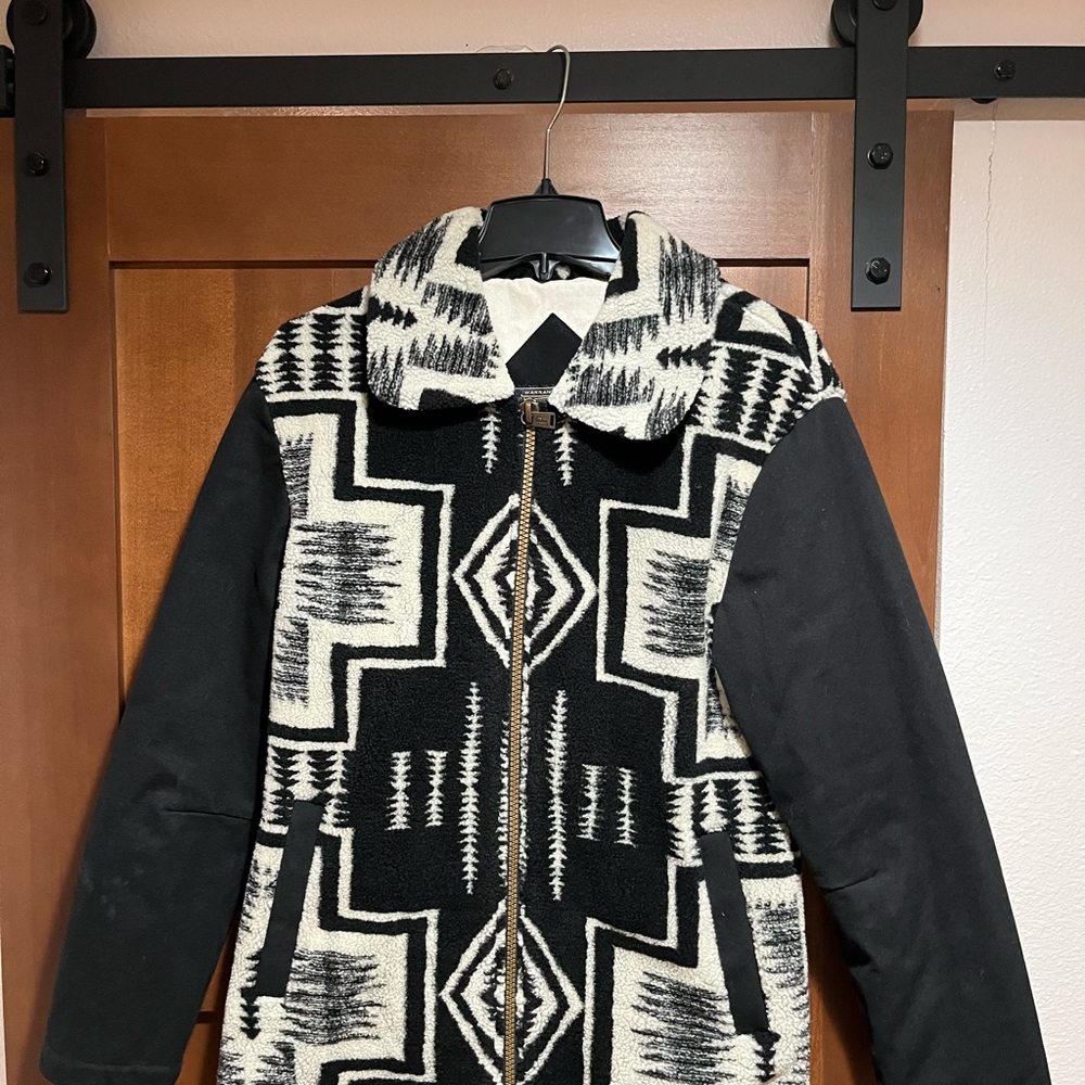 Pendleton Black And White Patterned Jacket - image 1